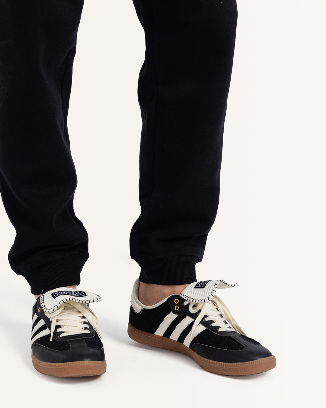 بيجاما بنطلون ميلتون و توب بكم طويل و قصه عند الصدر