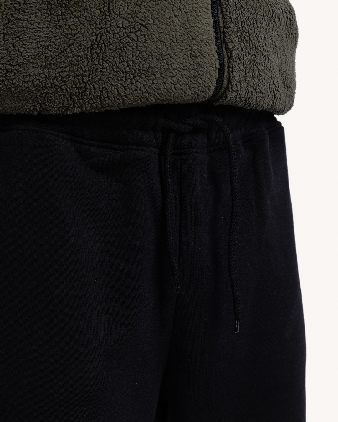 بيجاما بنطلون ميلتون و توب بكم طويل و قصه عند الصدر