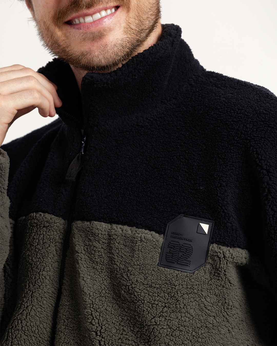 بيجاما بنطلون ميلتون و توب بكم طويل و قصه عند الصدر