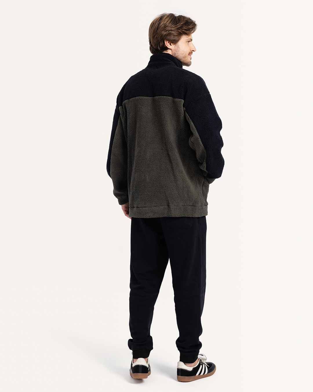 بيجاما بنطلون ميلتون و توب بكم طويل و قصه عند الصدر