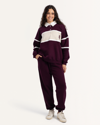 Sportive set with a collar