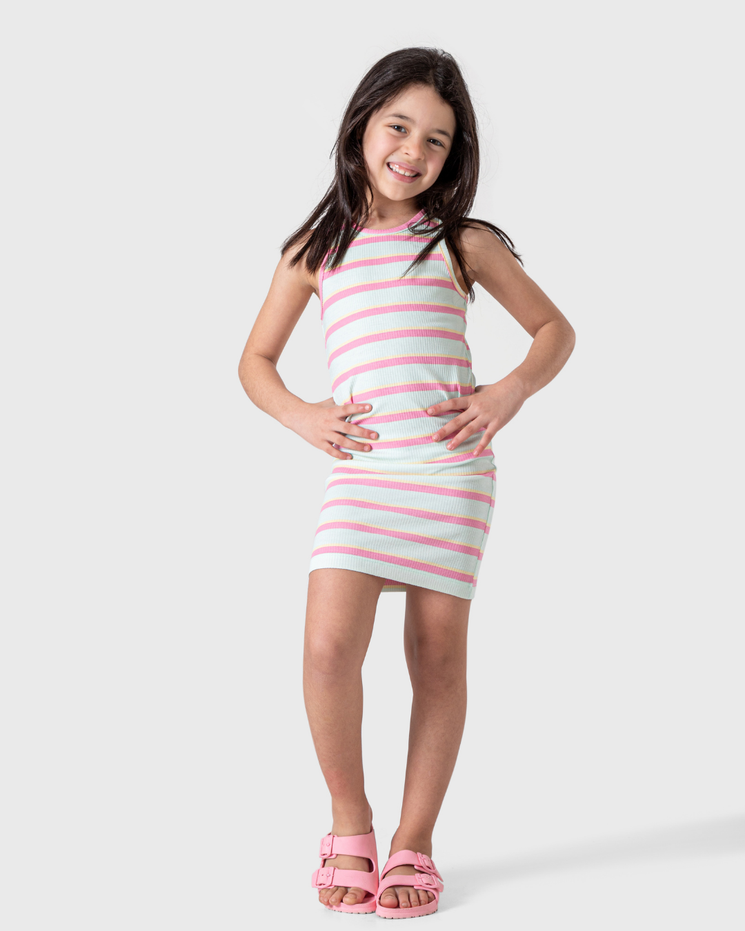 قميص نوم بناتي مخطط بألوان مبهجة