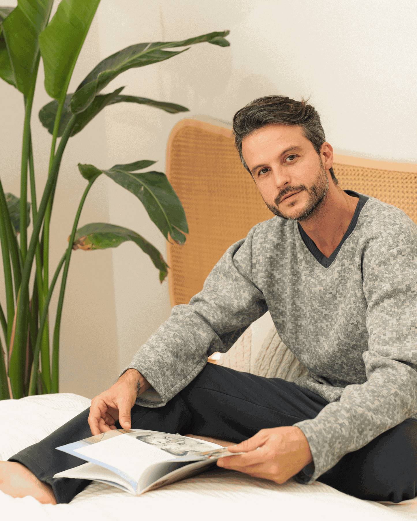 V Men's Rotary Patterned Pajamas and Plain Melton Pants