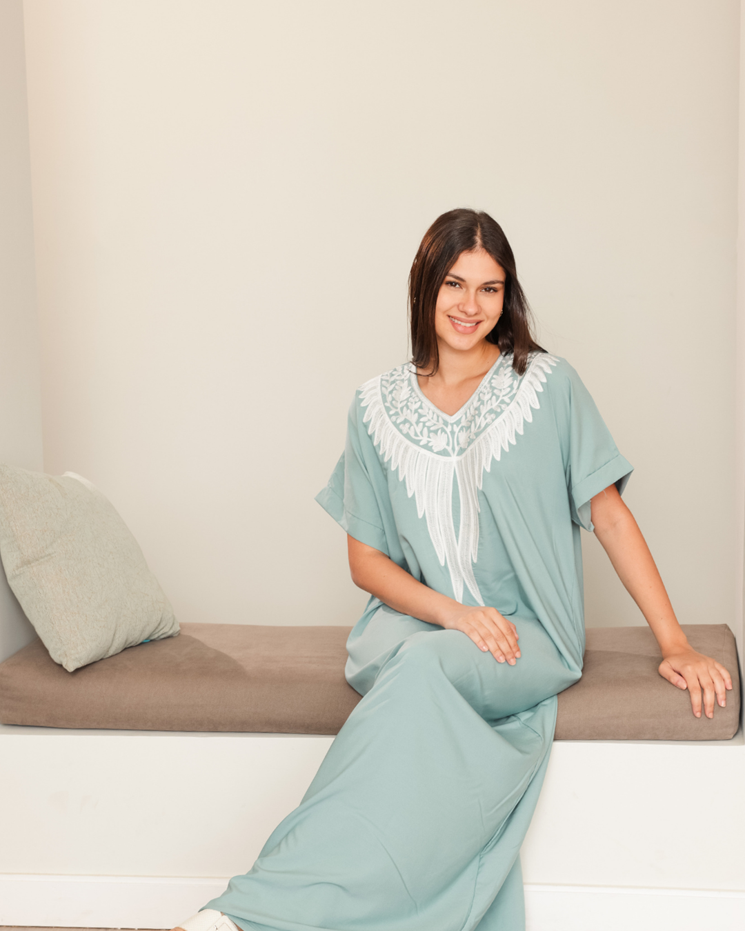 قميص داكرون نص كم مطرز 4