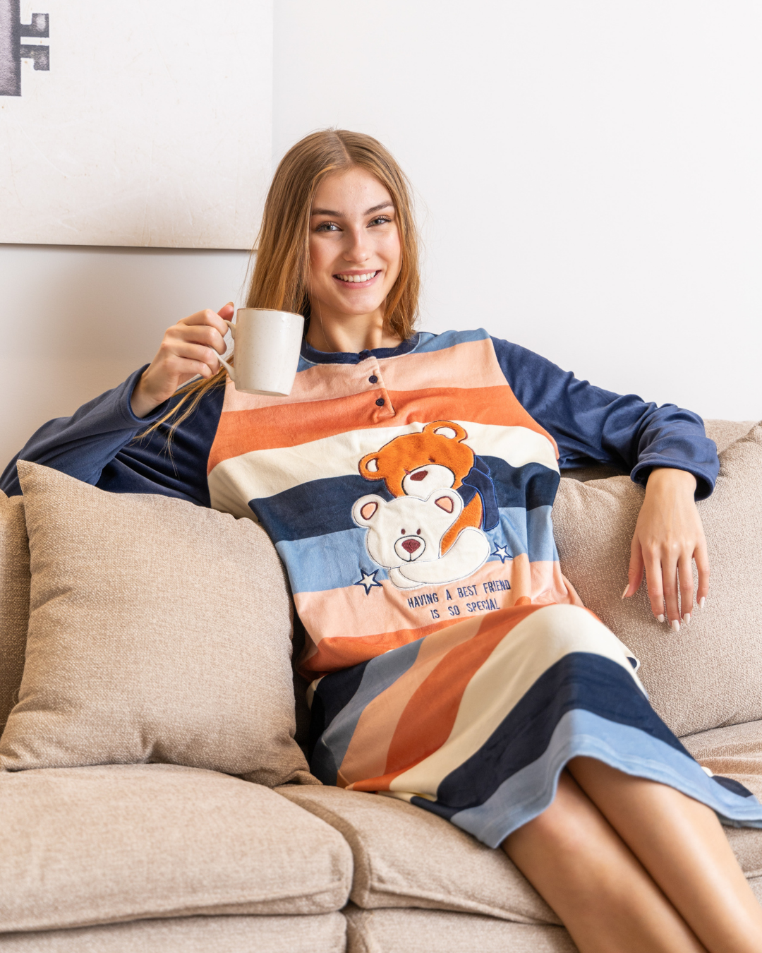 Women's short plush robe with teddy bear embroidery