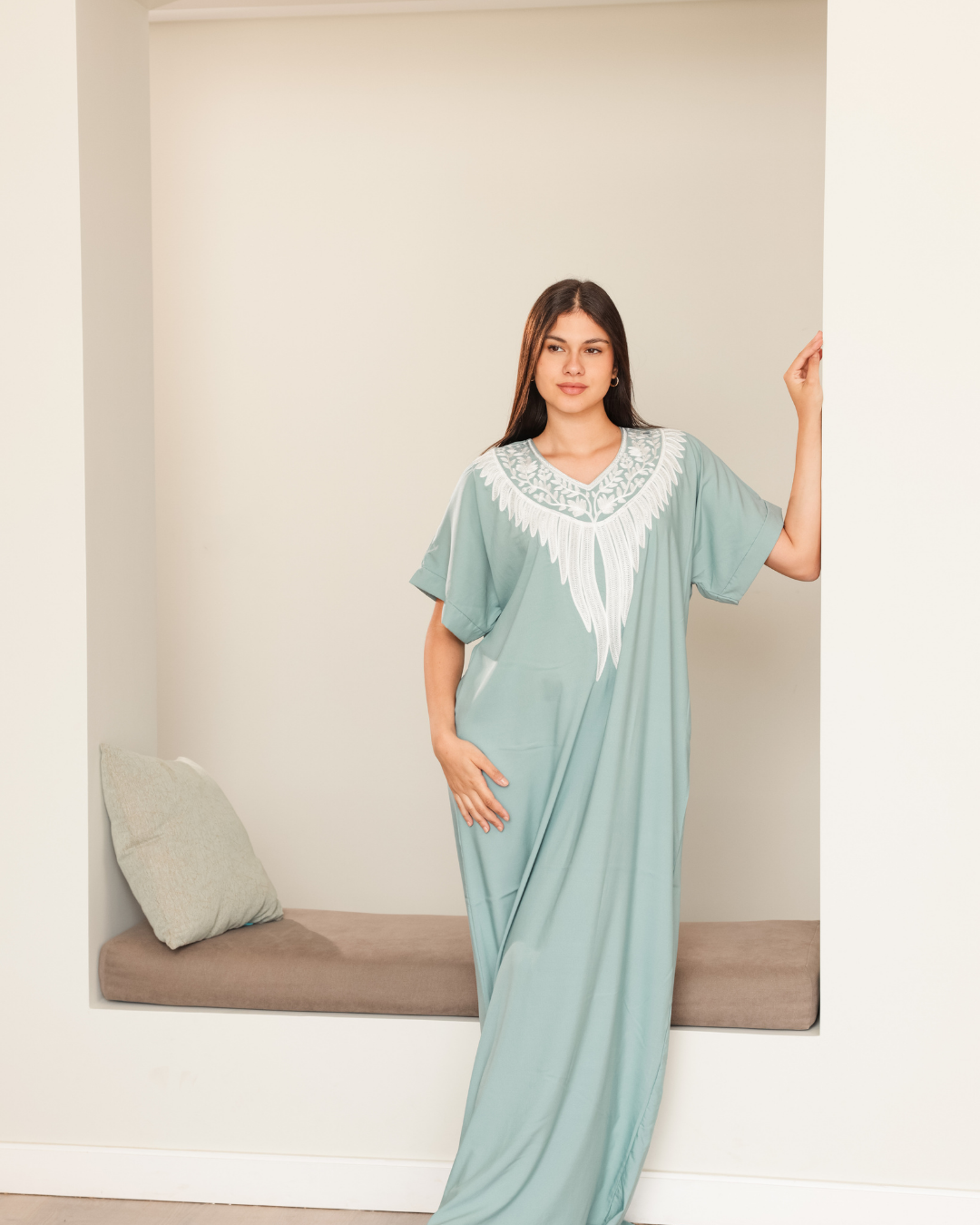 قميص داكرون نص كم مطرز 4