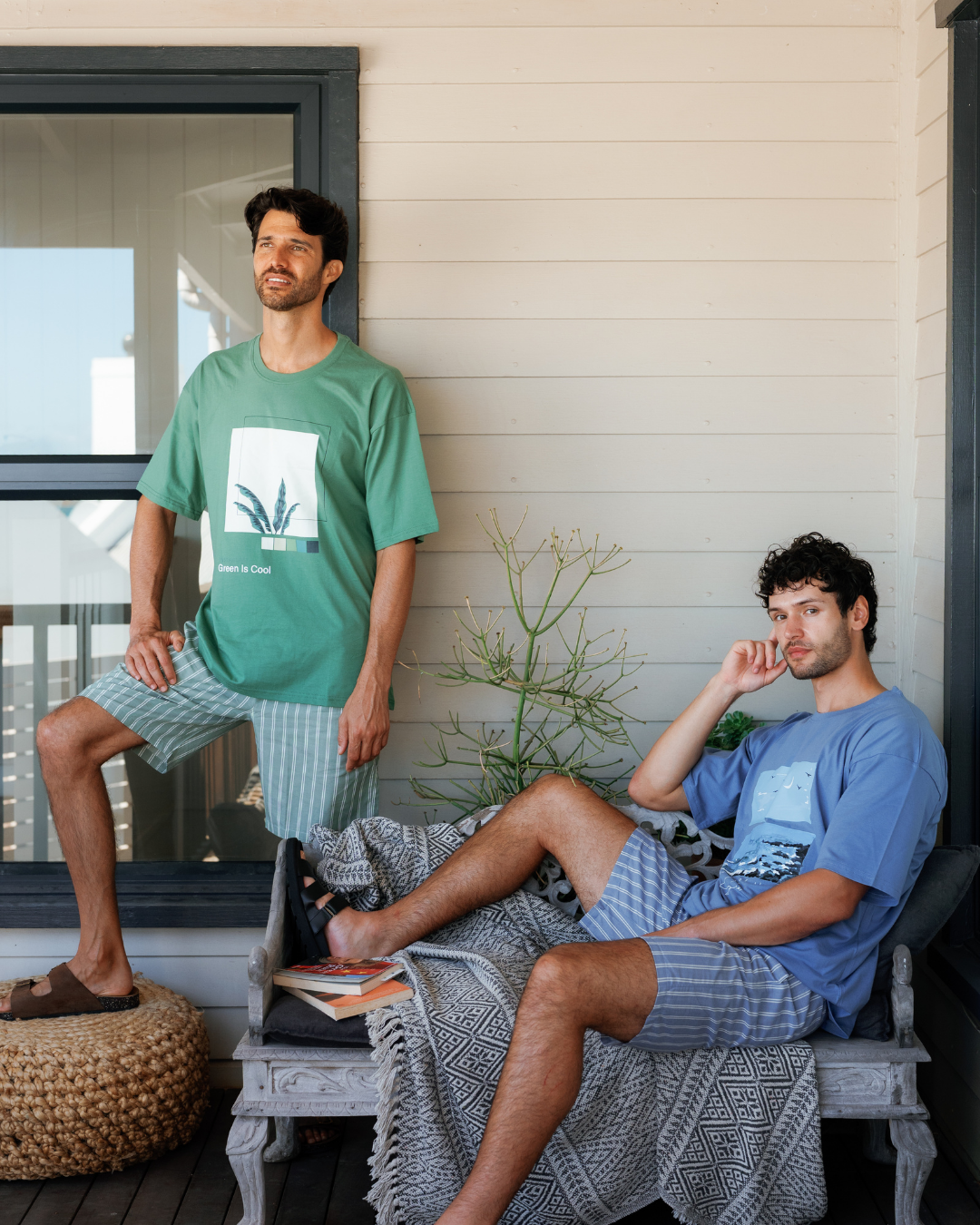 بيجاما بألوان فاتحة لنوم هادئ ومريح