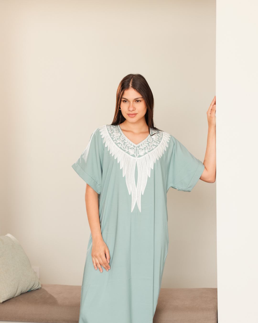 قميص داكرون نص كم مطرز 4