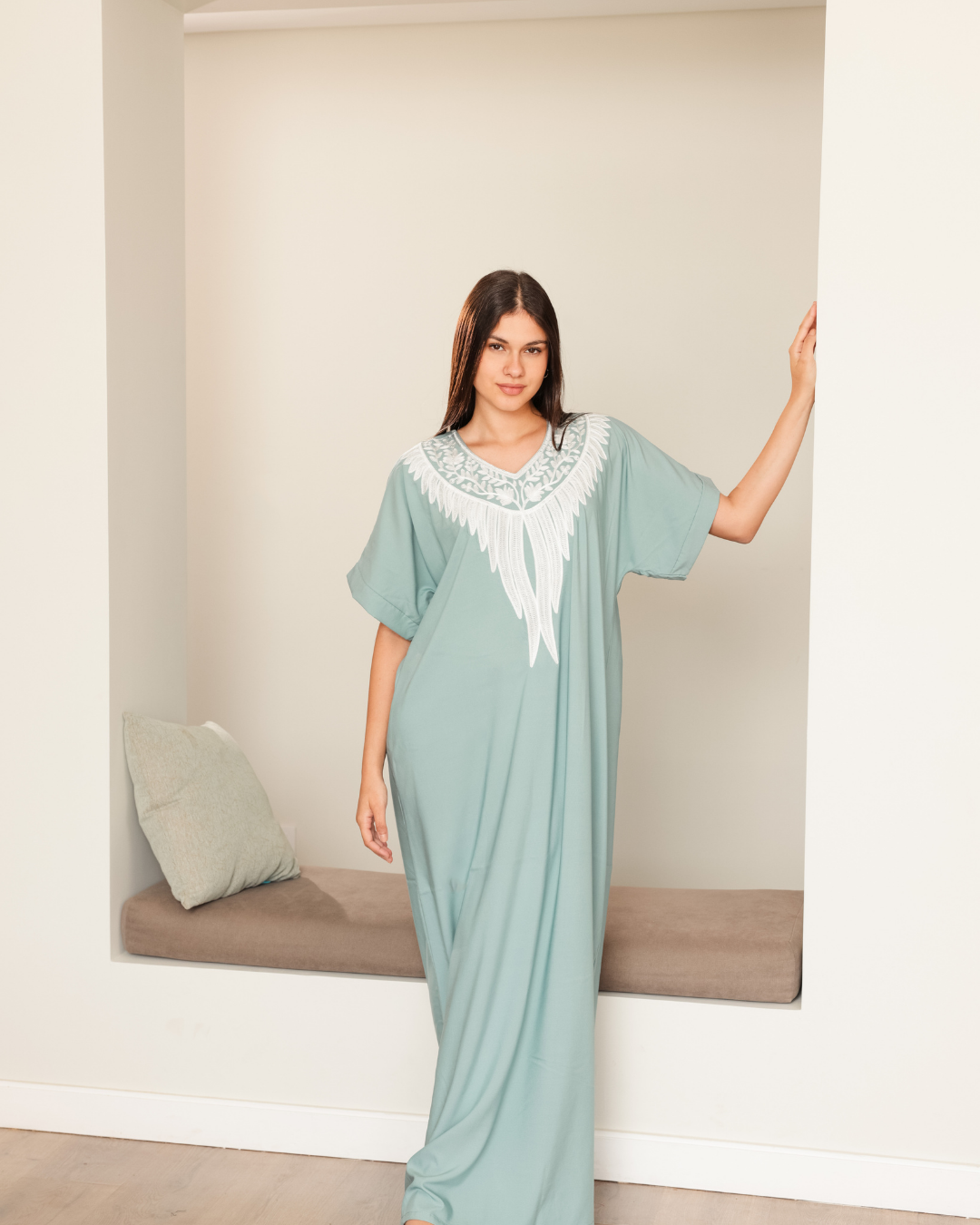 قميص داكرون نص كم مطرز 4