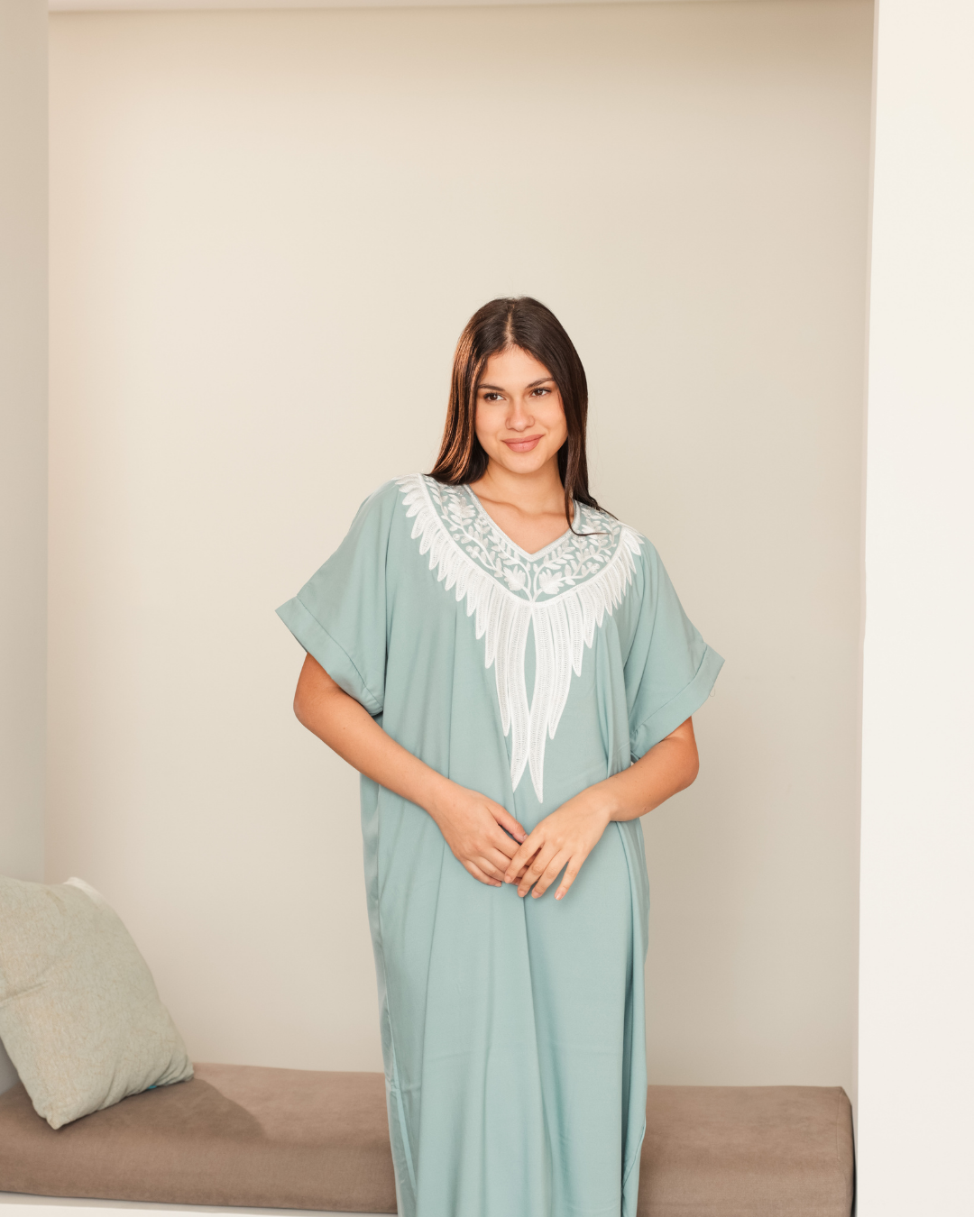 قميص داكرون نص كم مطرز 4