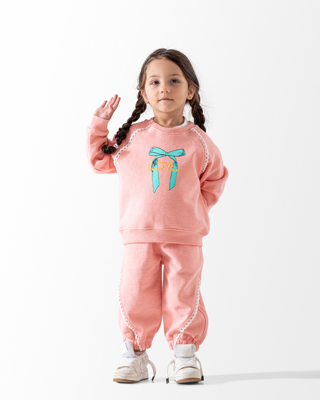Ensemble baby girl with children