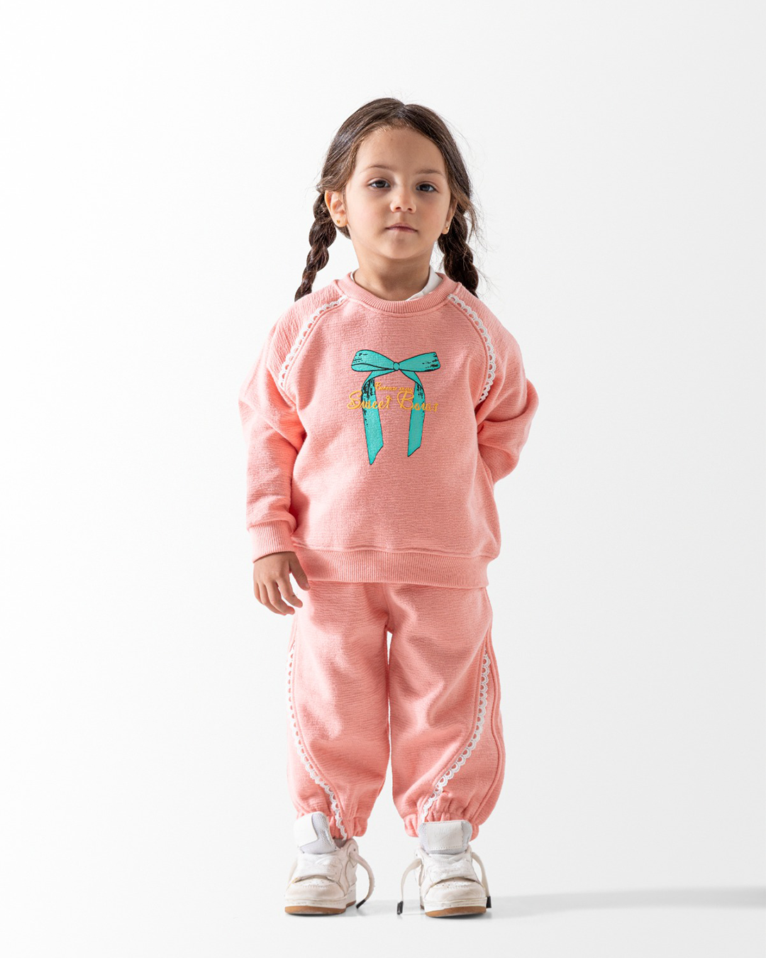 Ensemble baby girl with children