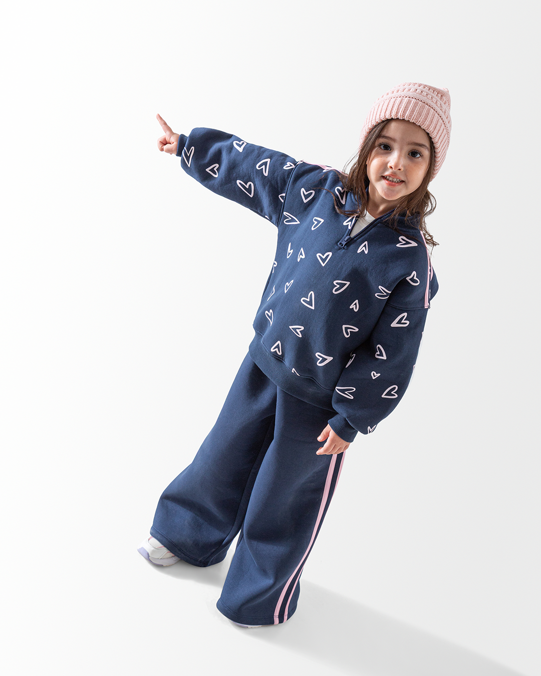 Ensemble children with children and scintillants