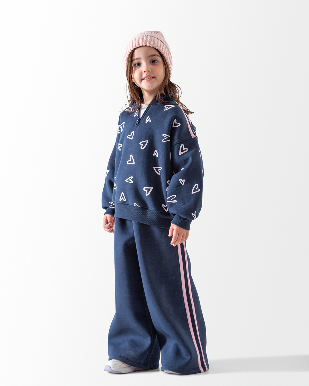 Ensemble children with children and scintillants