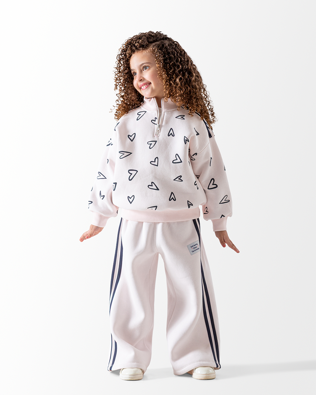 Ensemble children with children and scintillants