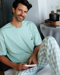 بيجاما مريحة بألوان هادئة