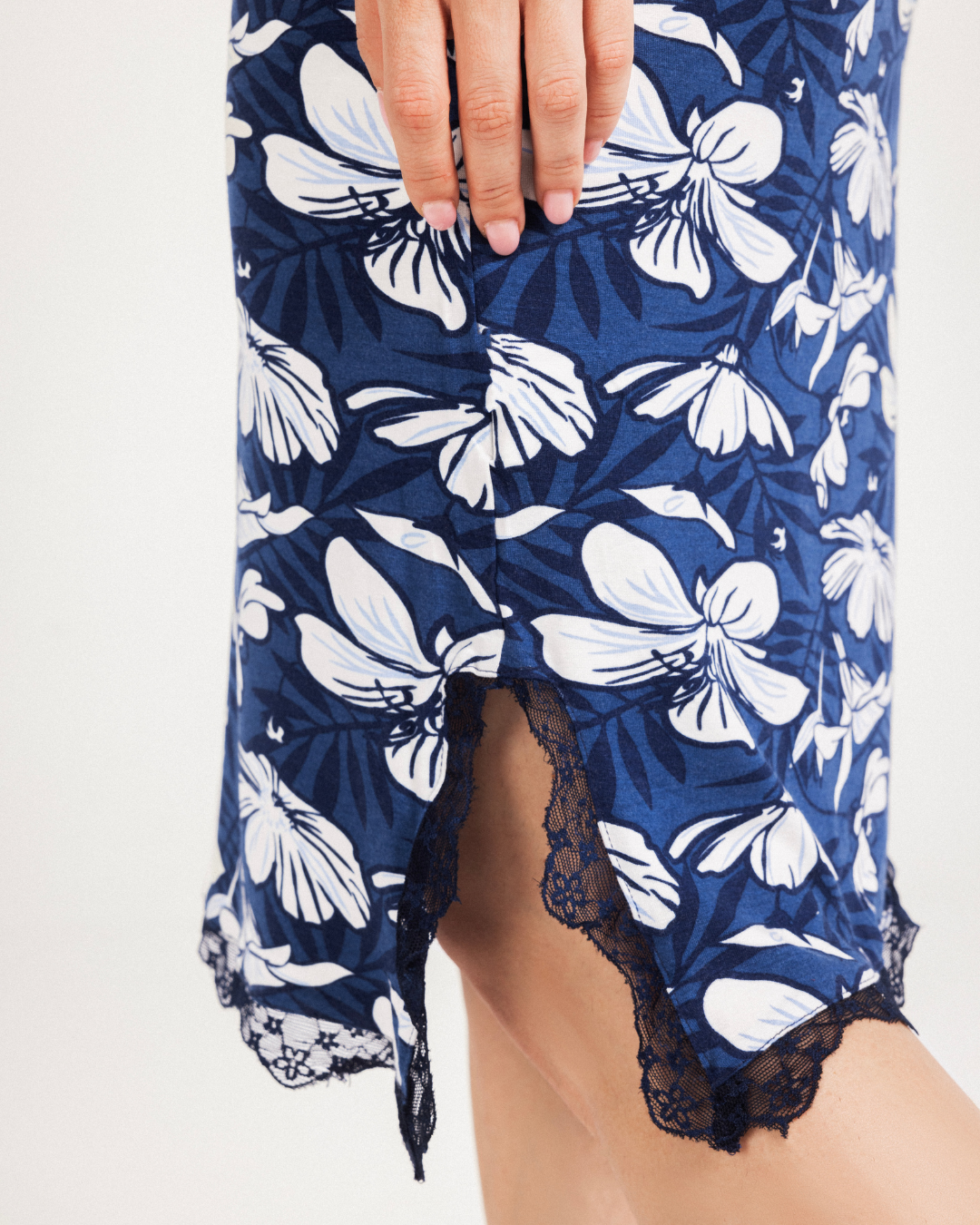 Femi florals قميص نوم حريمي فسكوز بدانتيل