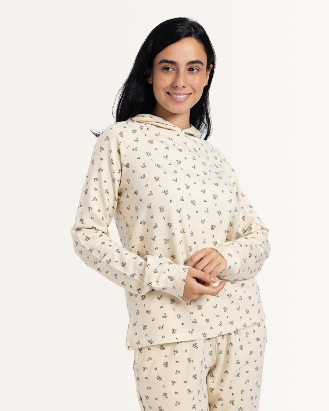 بيجاما بكابيشون ورود الشتاء