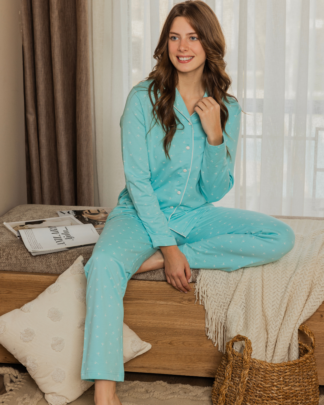 بيجامه حريمي كلاسيك جاكيت مطبوع مفتوح بزراير بكم طويل وبنطلون مطبوع