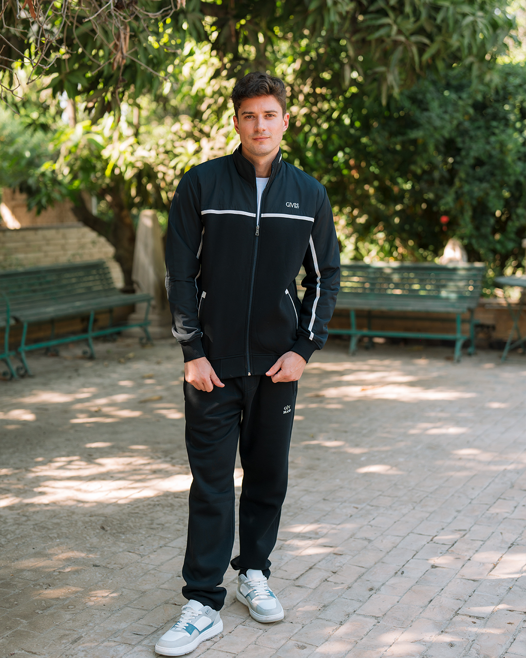 G/V Men's Pajamas with an open collar and zipper and pockets with a line on the chest