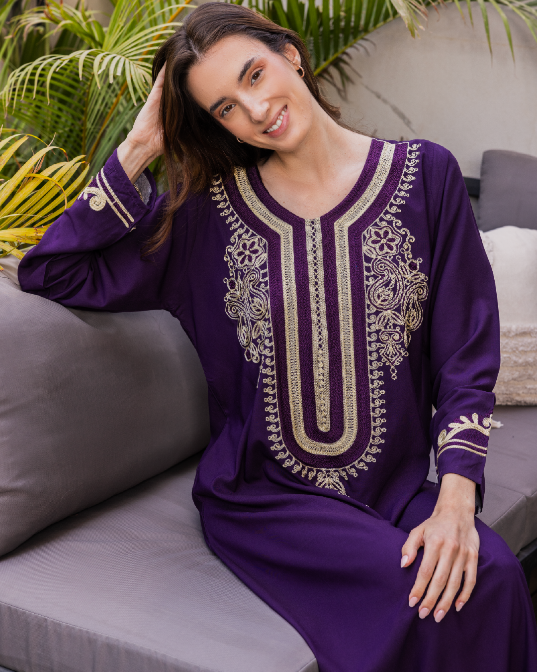 1 قميص داكرون سادة مطرز بكم