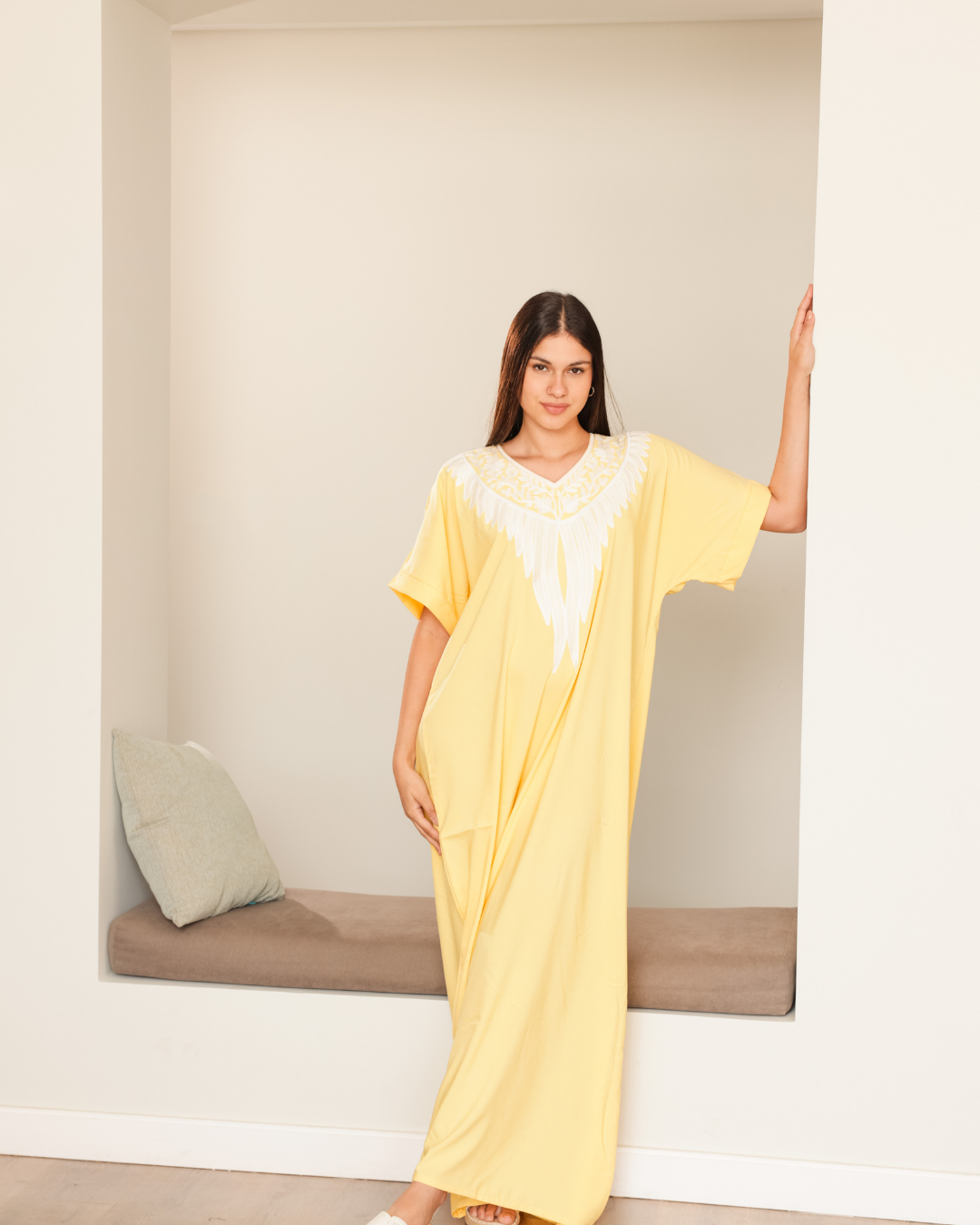 قميص داكرون نص كم مطرز 4