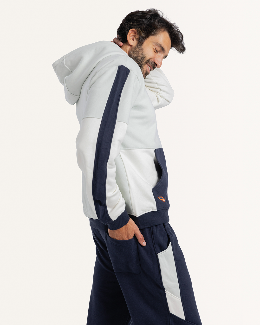 طقم رياضى بسوستة و كابيشو و قصات