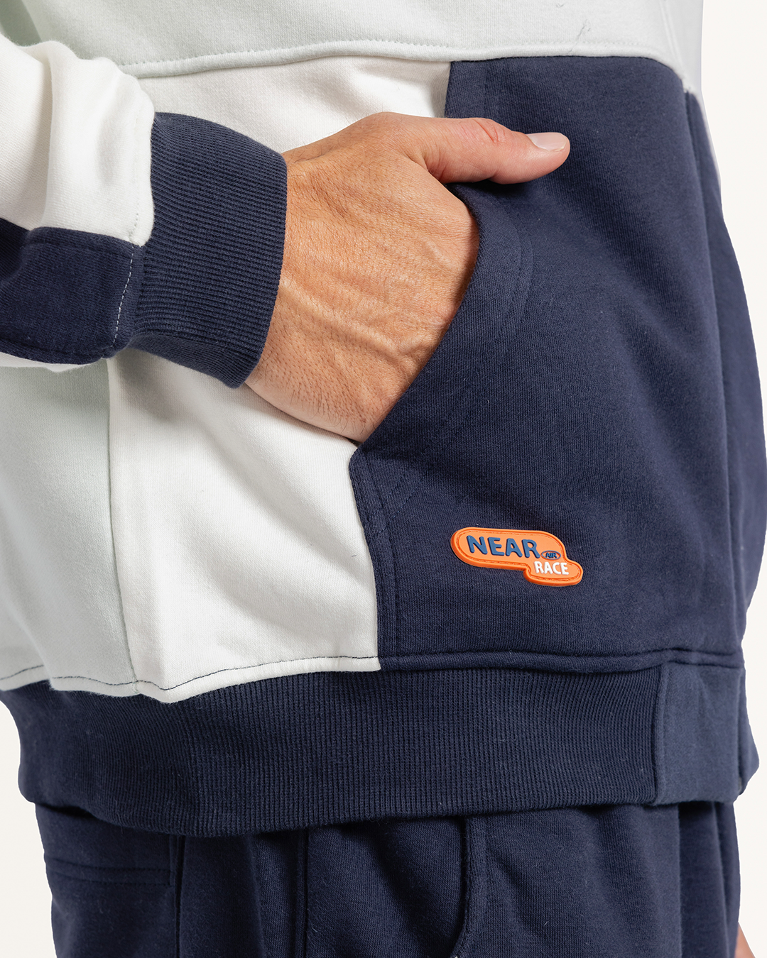 طقم رياضى بسوستة و كابيشو و قصات