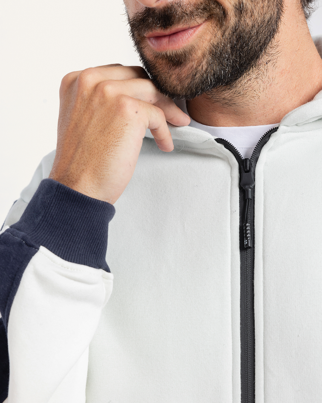 طقم رياضى بسوستة و كابيشو و قصات