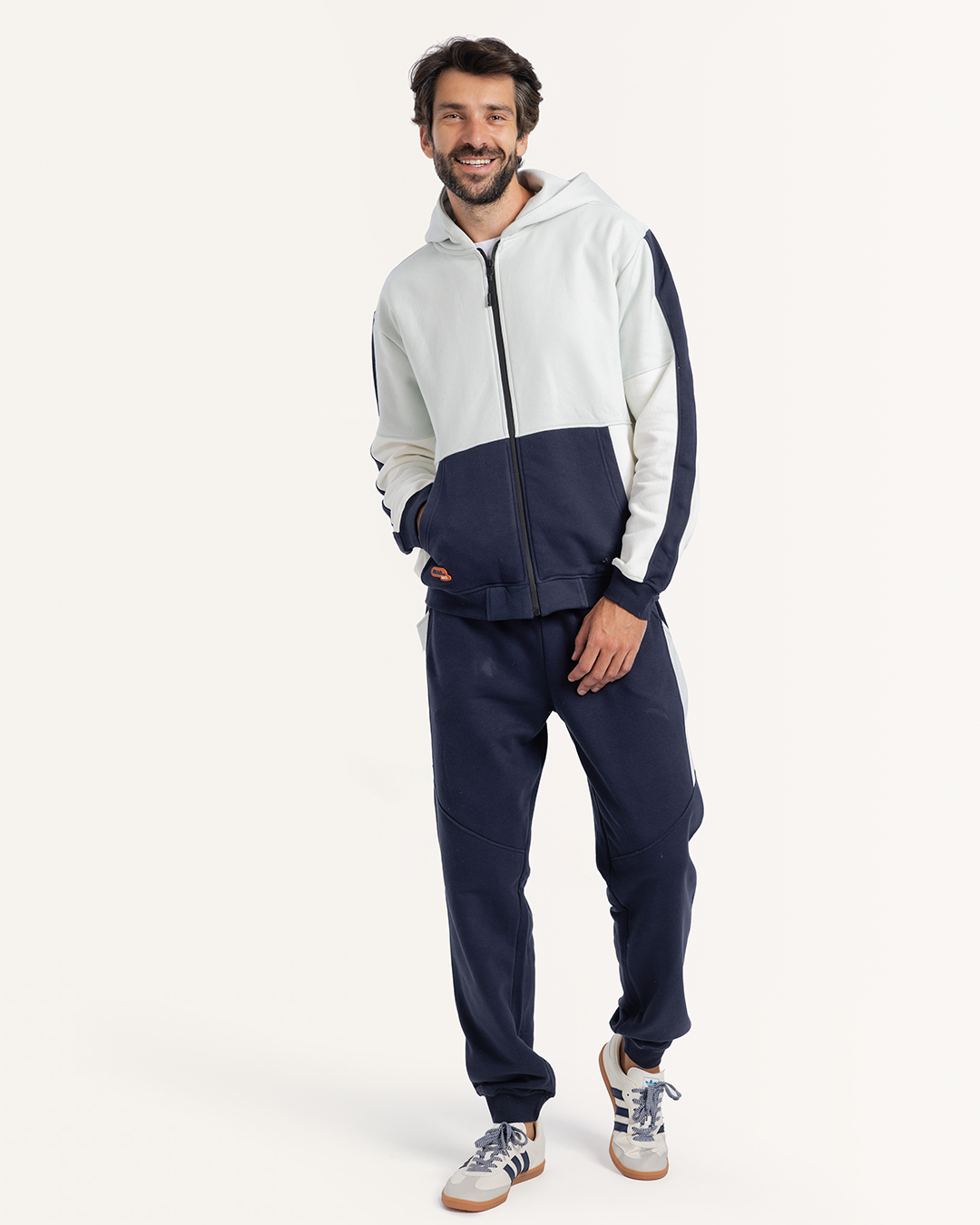 طقم رياضى بسوستة و كابيشو و قصات