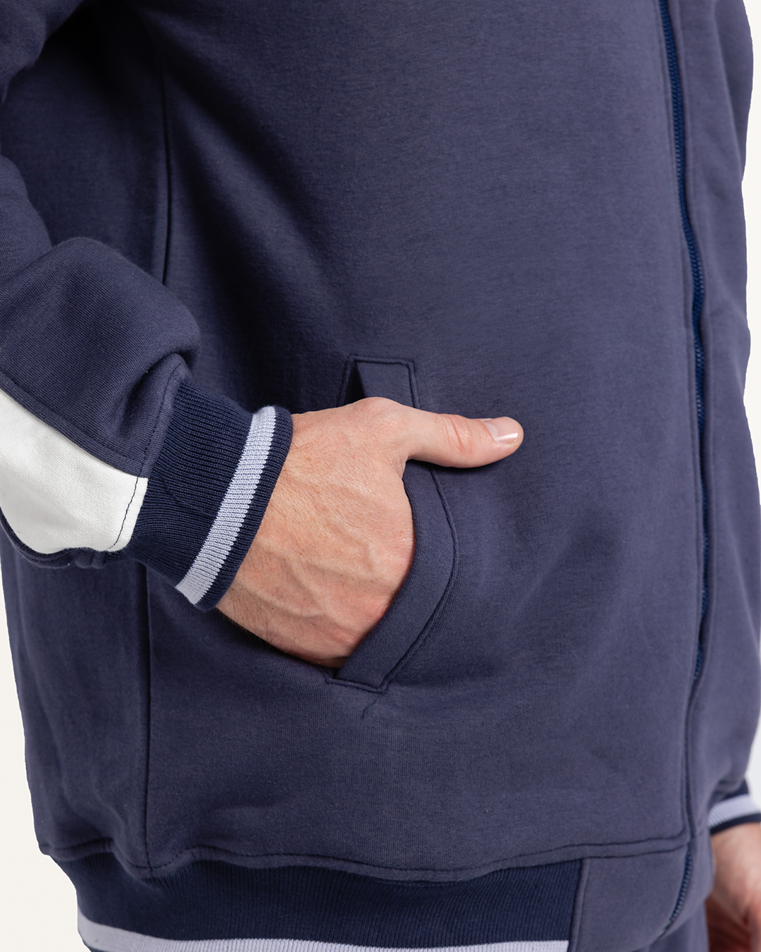 طقم ميلتون بقصه على الاكمام