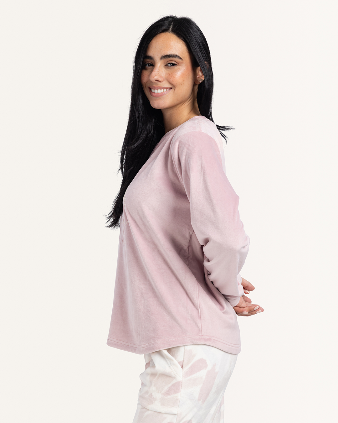 بيجاما بنطلون و توب كم طويل اصدقاء الشتاء