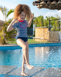 مايوه بناتي قطعتين مقلم قلب