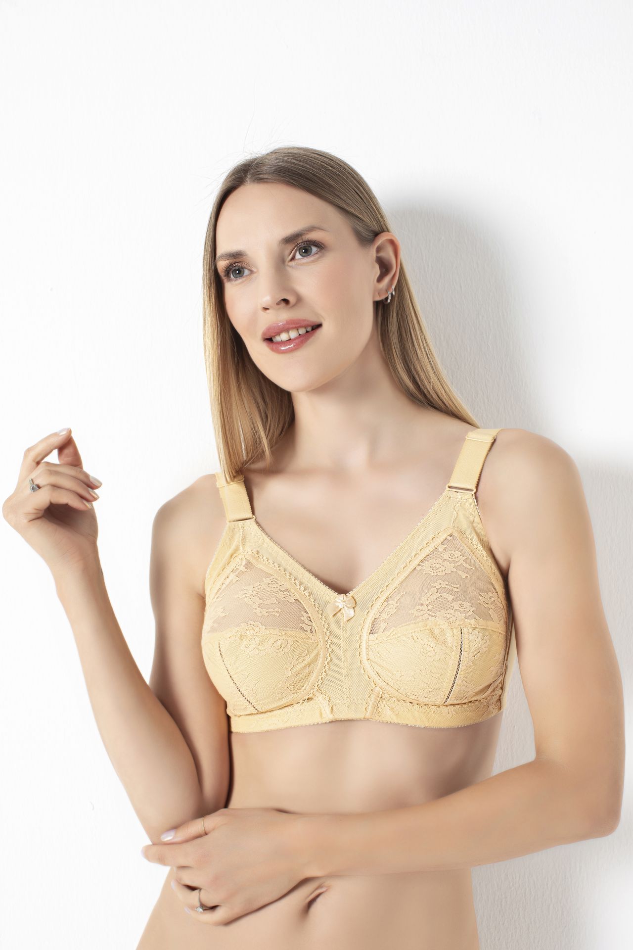 برا حريمي تريونف