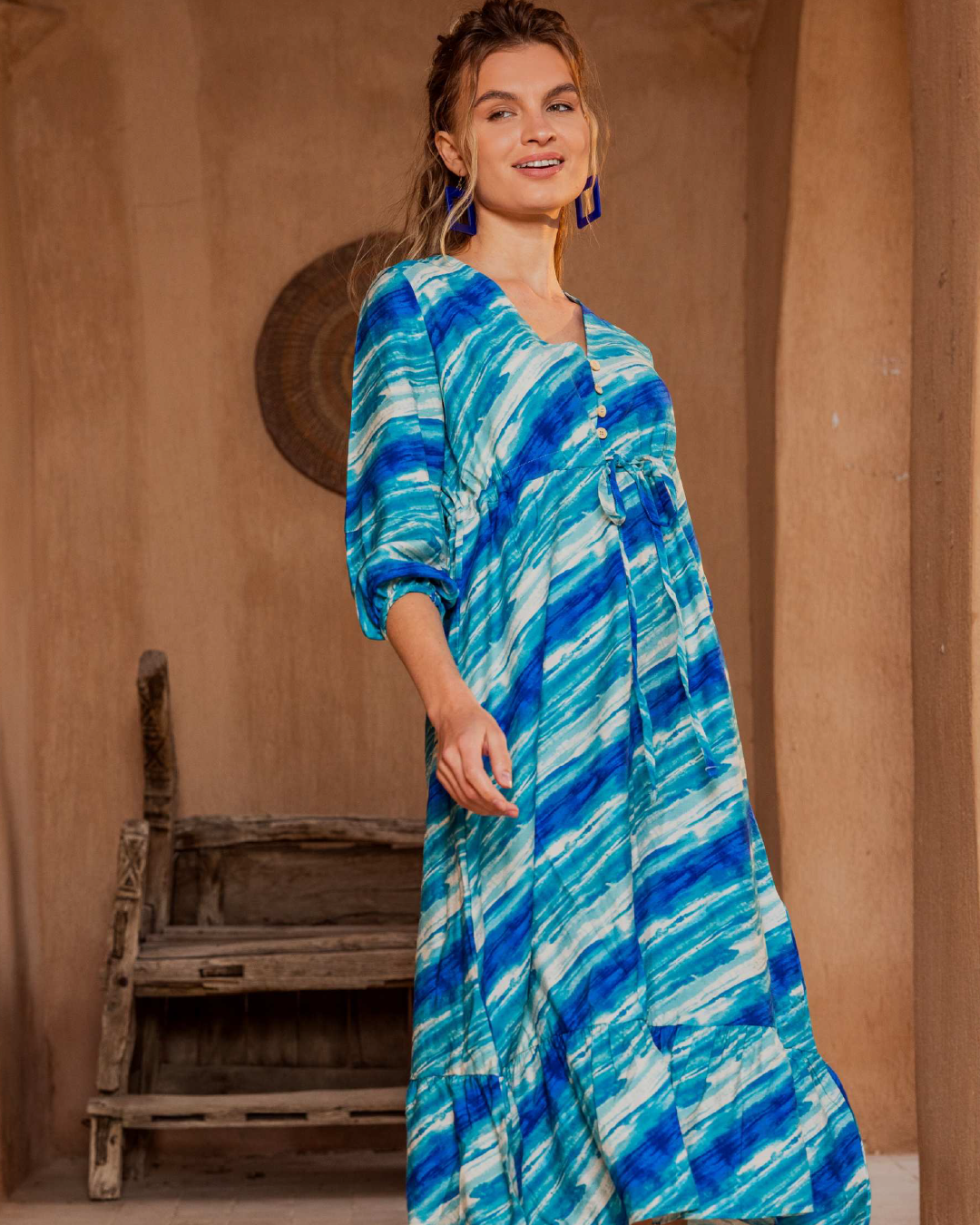 V نايت شيرت مفتوح حرف