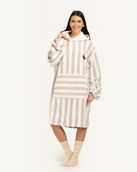 بطانية بأكمام و كابيشون الدب اللطيف