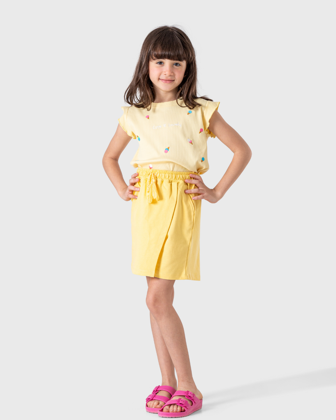 طقم بناتي لطيف و جميل