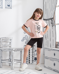 Girls night in girls' half-sleeved pajamas and legging shorts