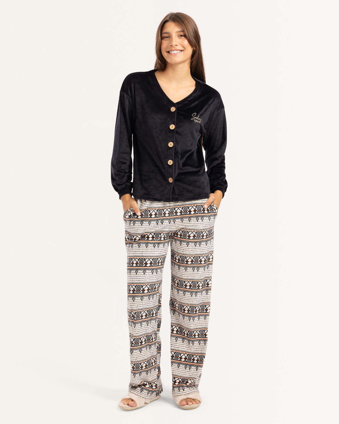 بيجاما بزراير و بنطلون مطبوع