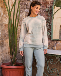 بيجاما حريمي مقلمة بنطلون