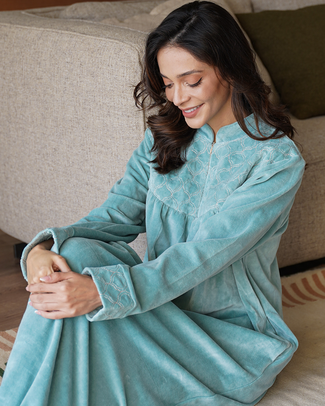 Women's nightgown, embroidery, velvet zipper