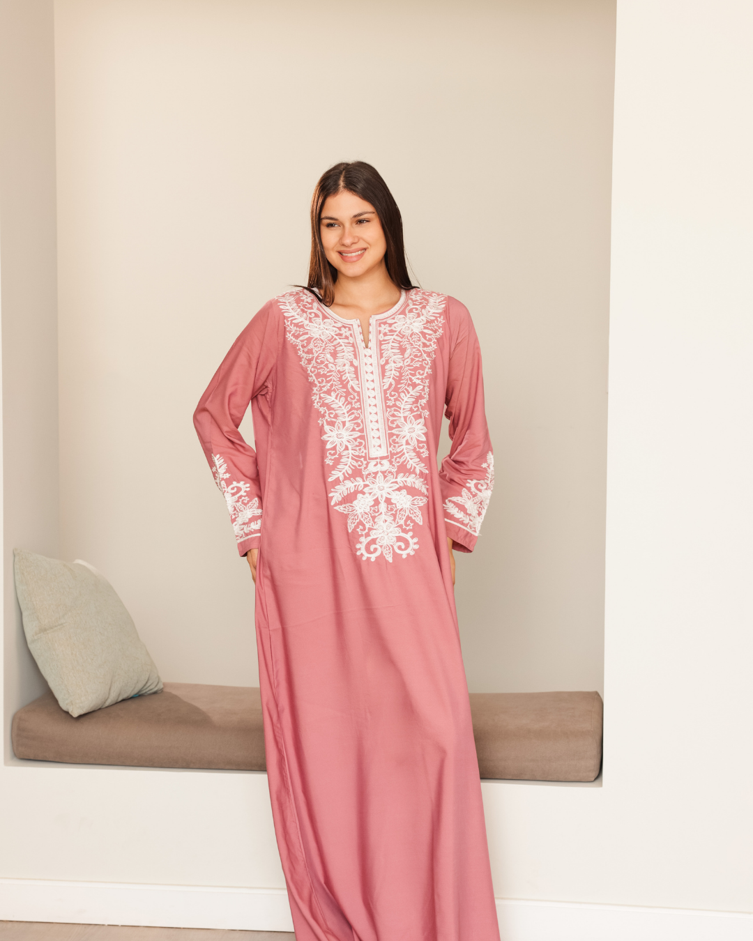 11 قميص داكرون سادة مطرز بكم