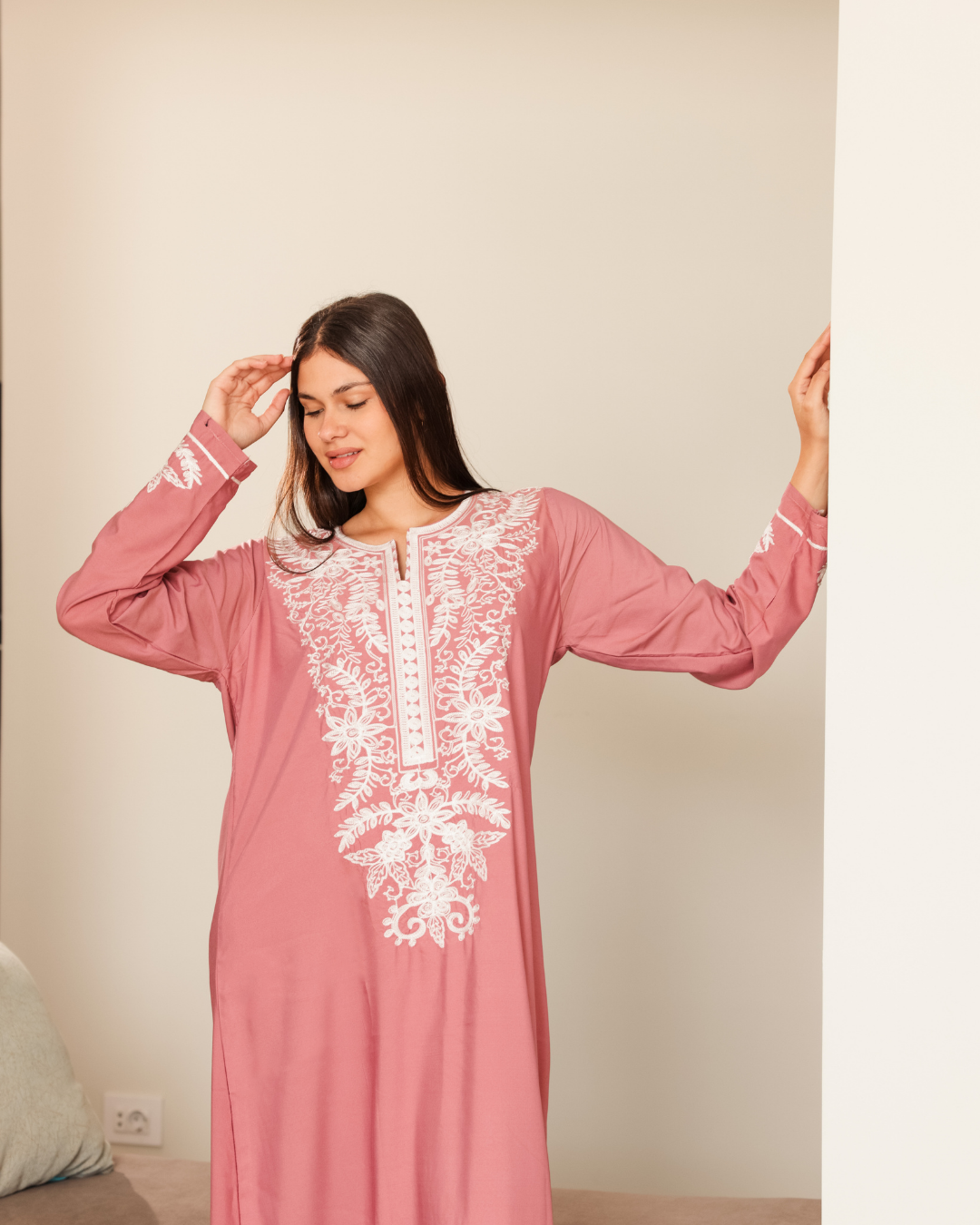 11 قميص داكرون سادة مطرز بكم