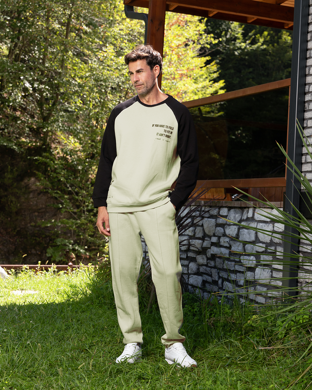 If you have to fold men's raglan pajamas