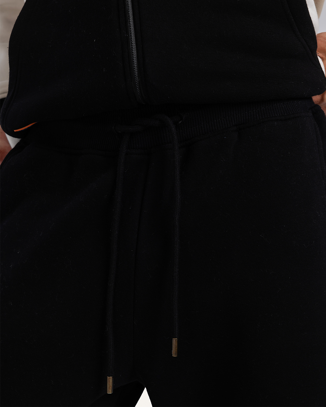 طقم رياضى بسوستة و كابيشو و قصات