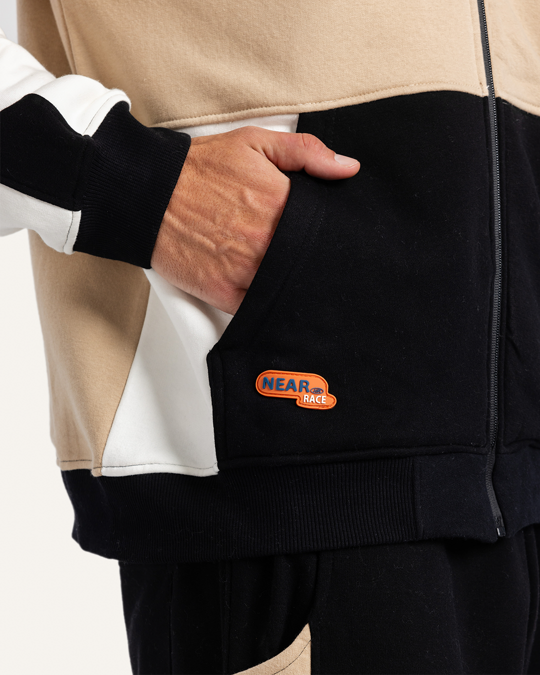 طقم رياضى بسوستة و كابيشو و قصات