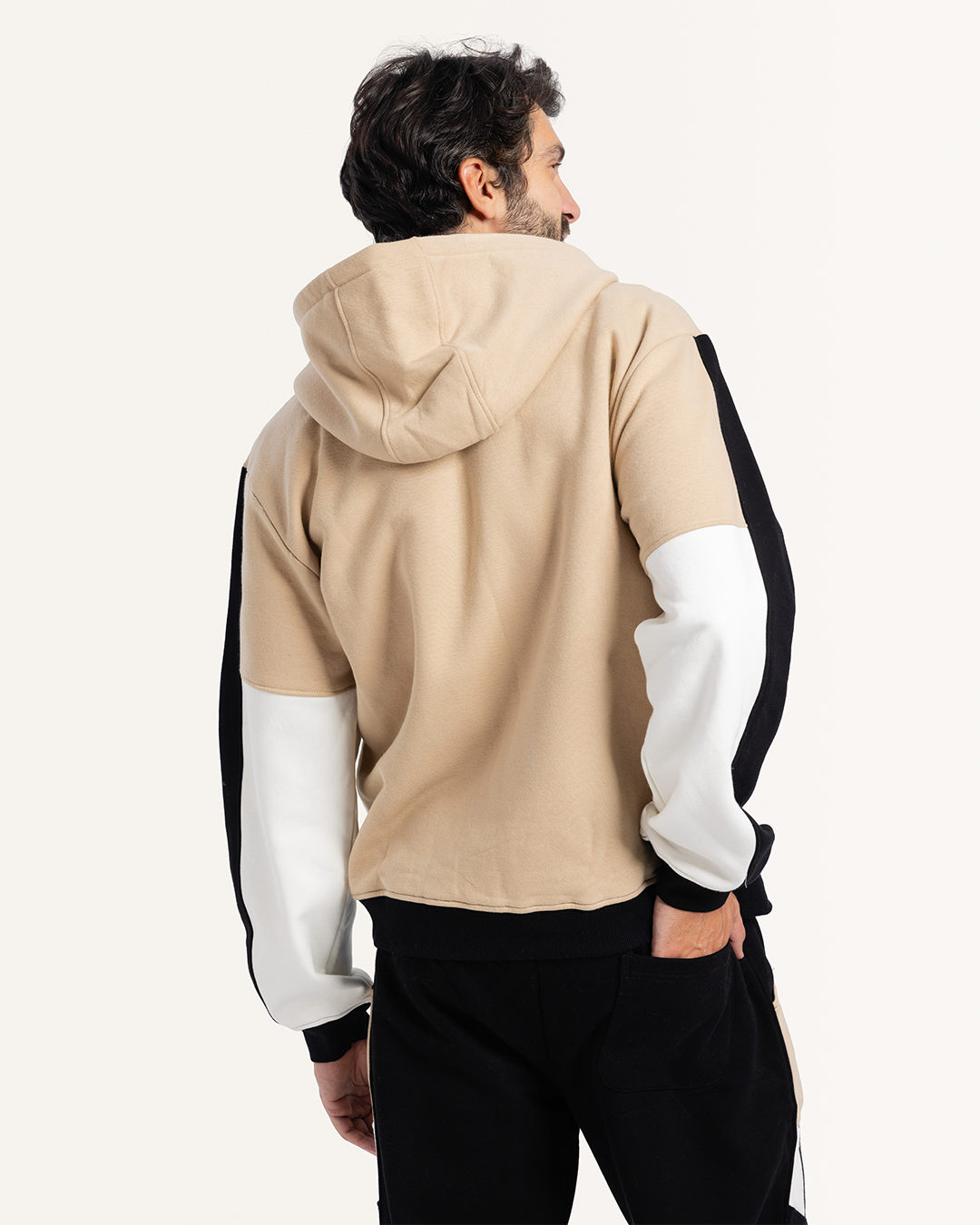 طقم رياضى بسوستة و كابيشو و قصات