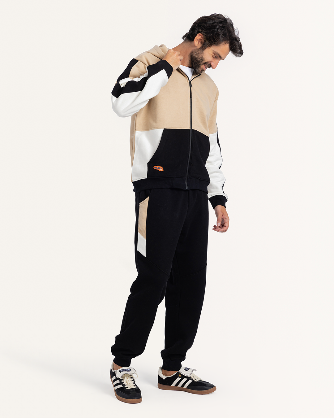 طقم رياضى بسوستة و كابيشو و قصات