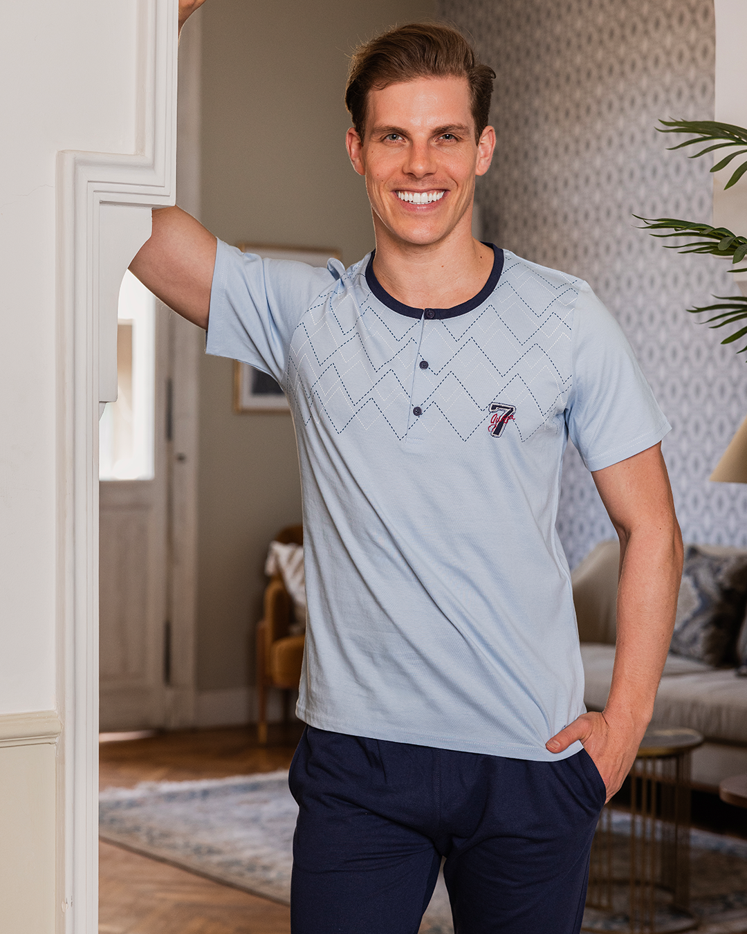 7 بيجامه رجالي بنطلون طويل كنزة نص كم بزراير مطبع مطرز