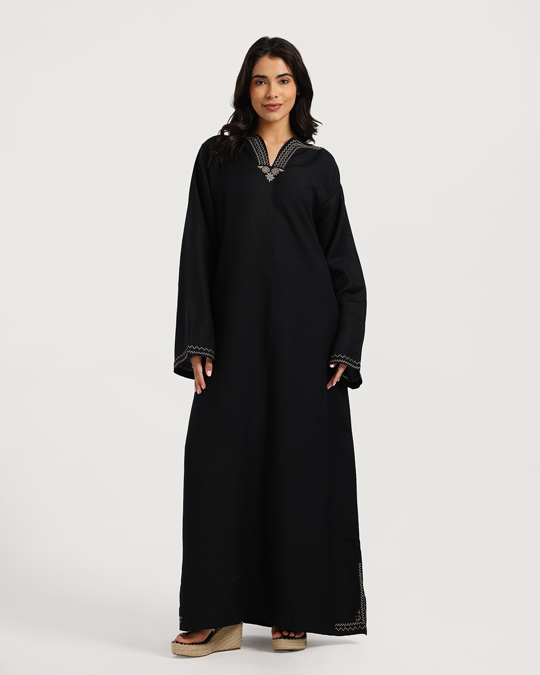 Embroidered women's abaya